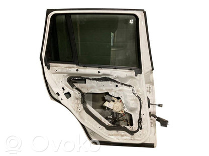 Задняя дверь