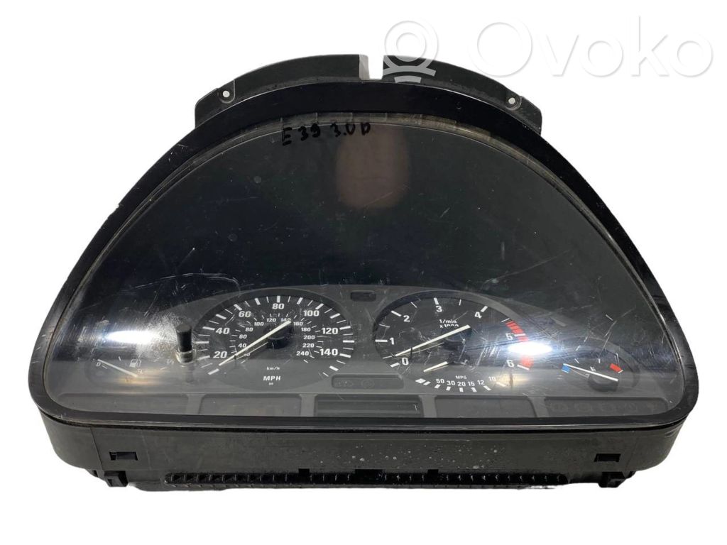 Speedometer (in the instrument panel)