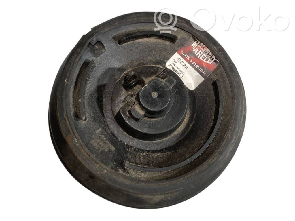 Aizmugurē gaisa spilvens