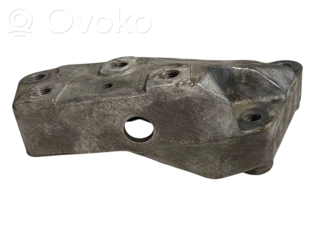 Pārnesumkārbas stiprinājuma kronšteins