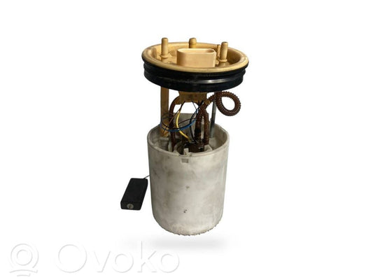 Fuel pump (in the fuel tank)