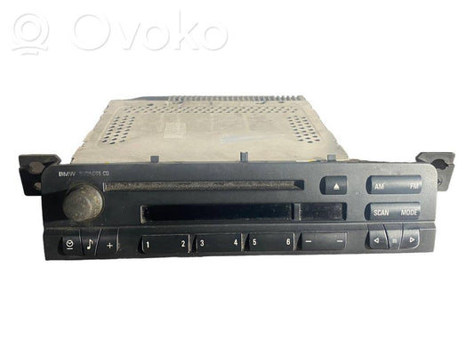 Radio / CD/DVD atskaņotājs / navigācija