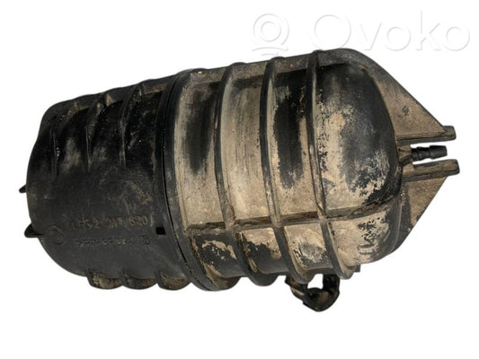 Vacuum air tank