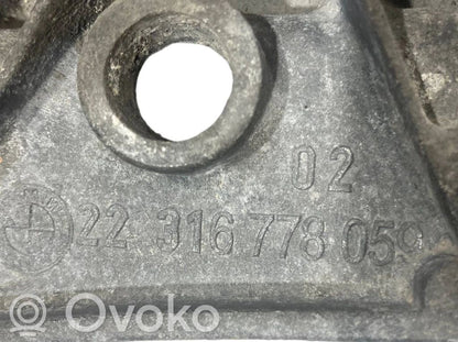 Transmission mounting bracket