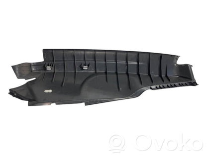 Sānu dekoratīvā apdare pie aizmugurējā sēdekļa (apakšdaļa)