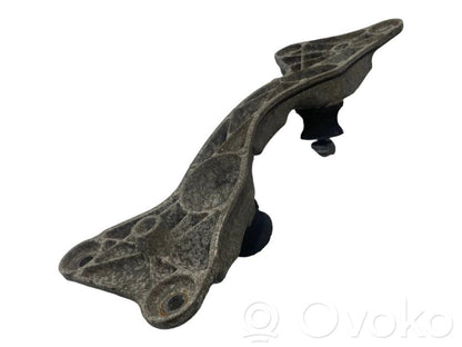 Transmission mounting bracket