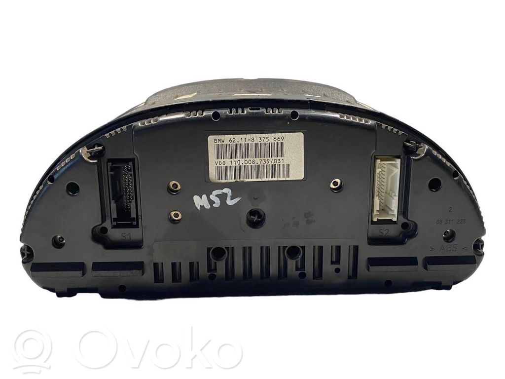 Speedometer (in the instrument panel)