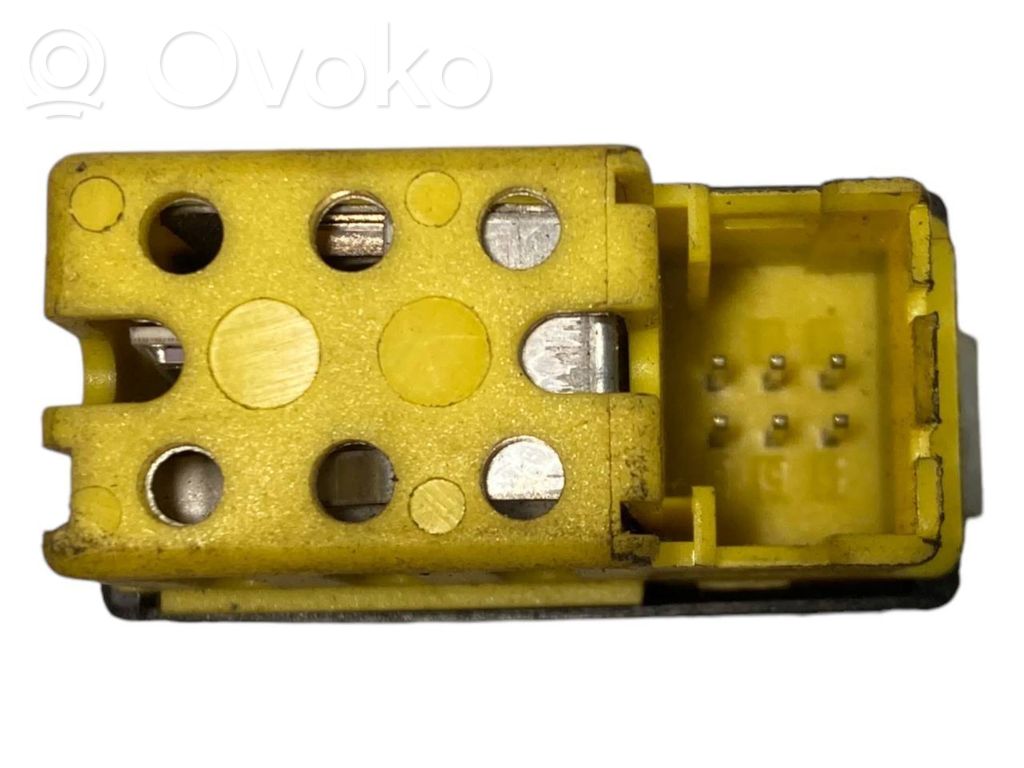 Sēdekļu apsildes slēdzis