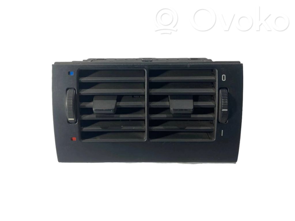 Задняя воздухо-вентиляционная решетка