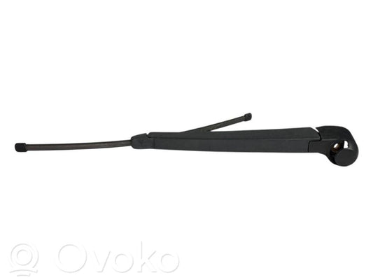 Aizmugurējā loga tīrītāja kājiņa