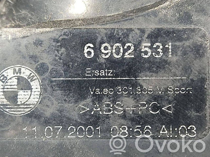 Задний фонарь в кузове