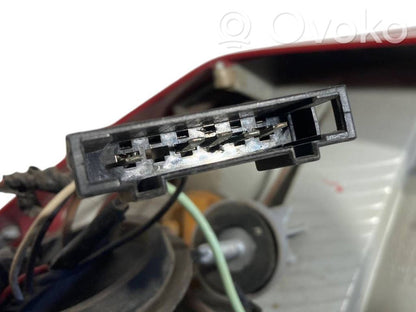 Задний фонарь в кузове