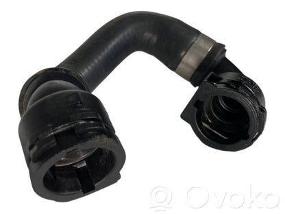 Caurulīte (-es) / šļūtene (-es)