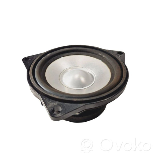 Skaļrunis (-i) priekšējās durvīs