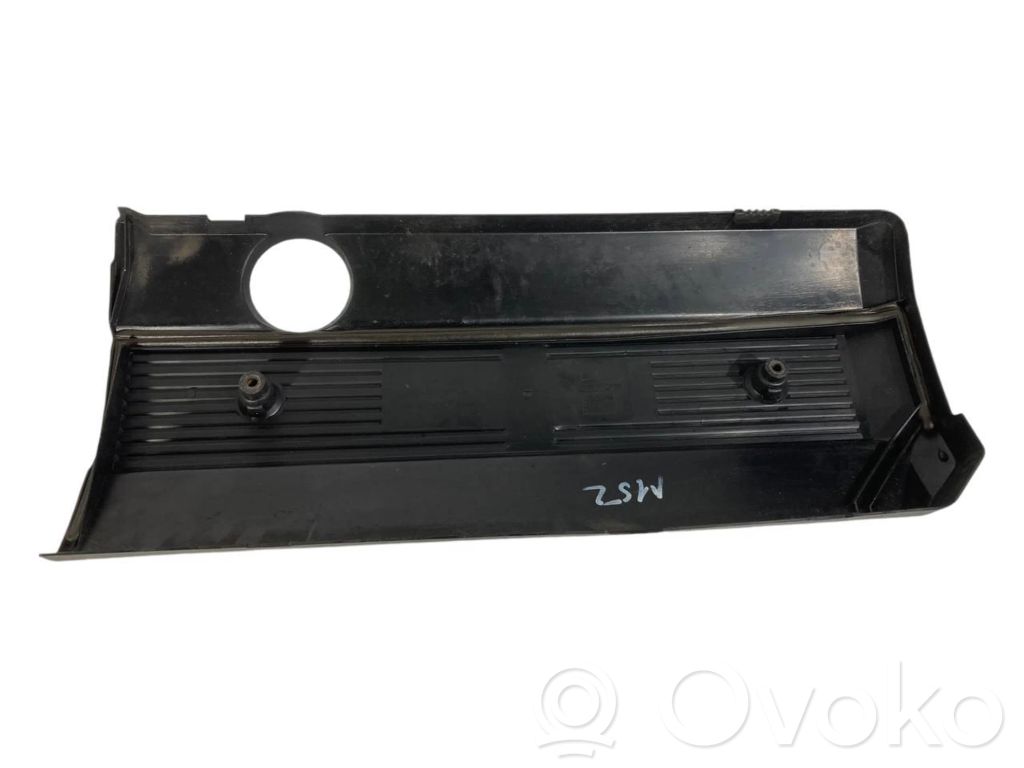 Dzinēja pārsegs (dekoratīva apdare)