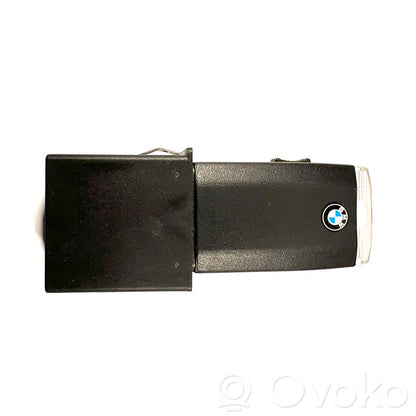 Портативный фонарик в бардачке