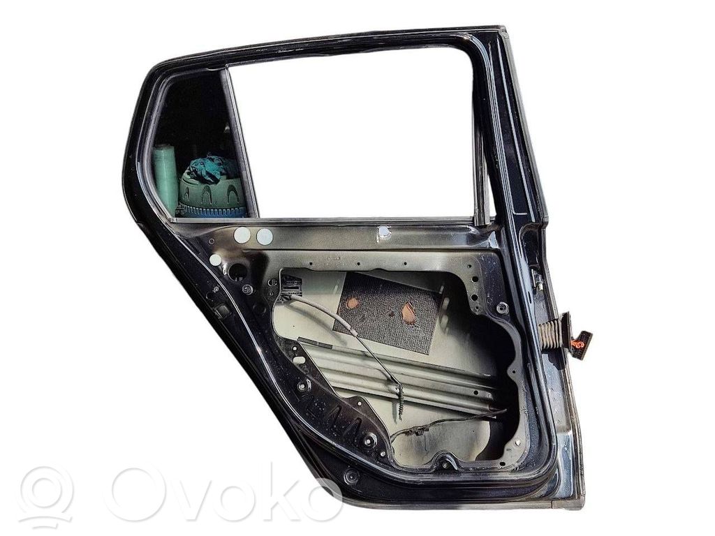 Aizmugurējās durvis