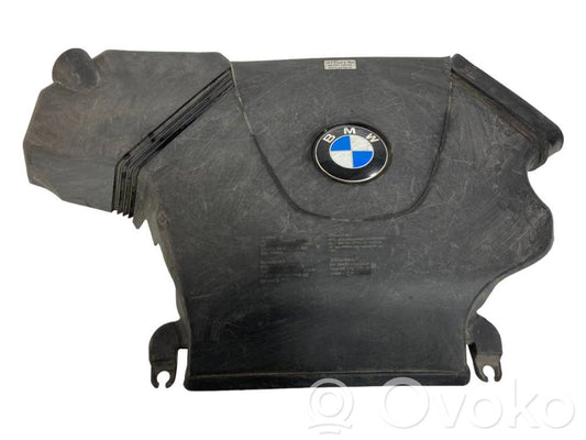 Dzinēja pārsegs (dekoratīva apdare)