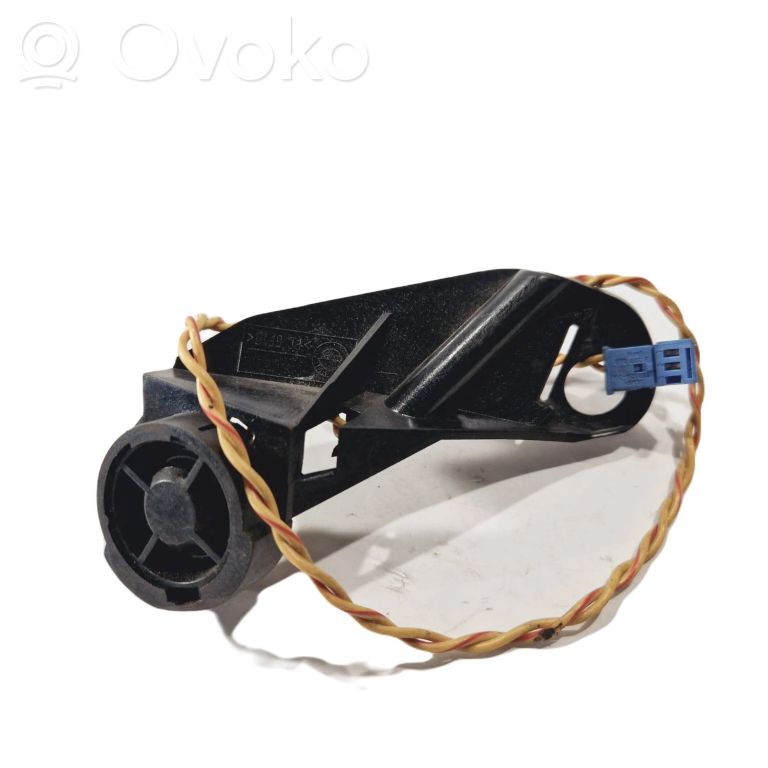 Skaļrunis (-i) priekšējās durvīs