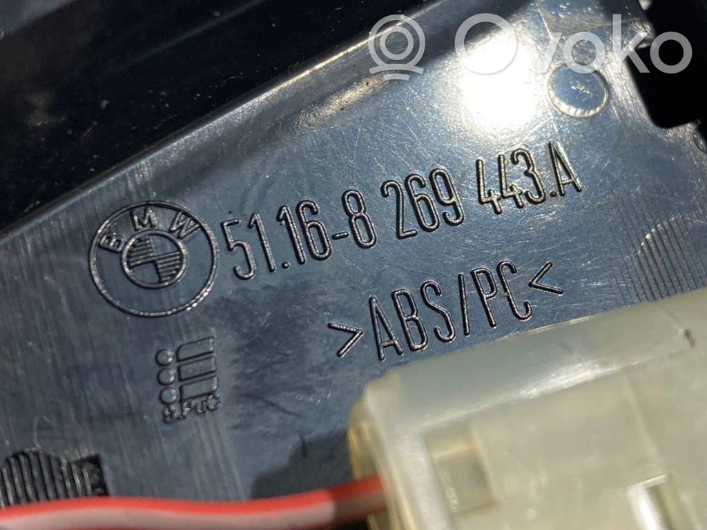 12 V ligzda (aizmugure)