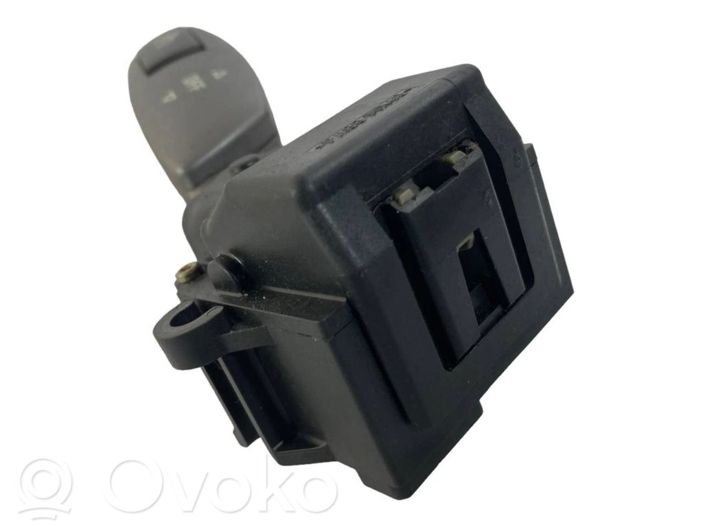 Kruīza kontroles (autopilota) sviria