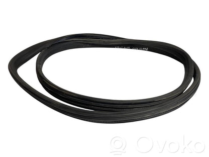 Задняя декоративная резинка (в кузове)