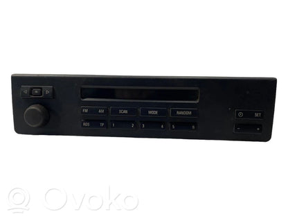 Radio / CD/DVD atskaņotājs / navigācija