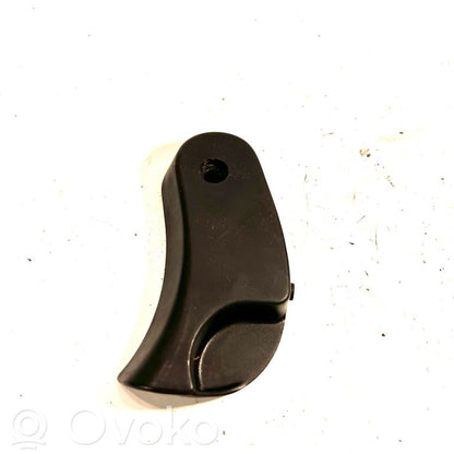 Ручка открывания капота двигателя