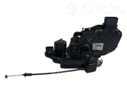 Aizmugurē slēdzene