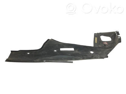 Dzinēja pārsega slēdzenes dekoratīvā apdare