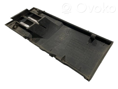 Apakšējais režģis (trīsdaļīgs)