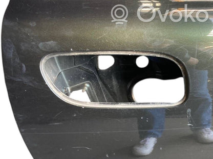 Aizmugurējās durvis