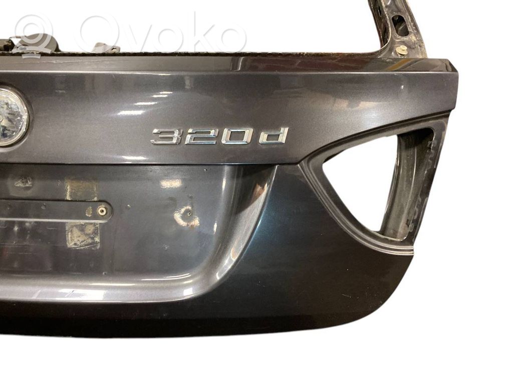 Aizmugurējais pārsegs (bagāžnieks)