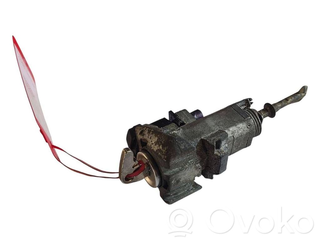 Aizvēršanas rokturis (aizmugurējā pārsega)