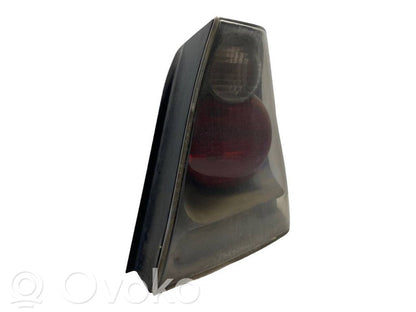 Aizmugurējais lukturis virsbūvē