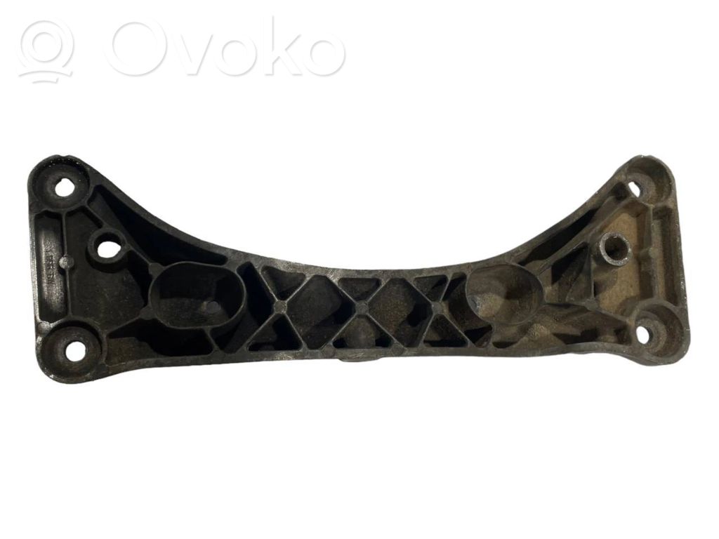 Pārnesumkārbas stiprinājuma kronšteins