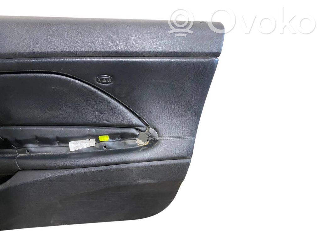 Priekšējo durvju apdare