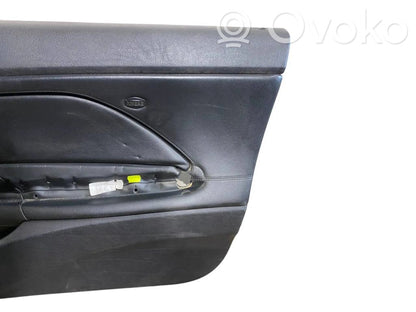 Priekšējo durvju apdare