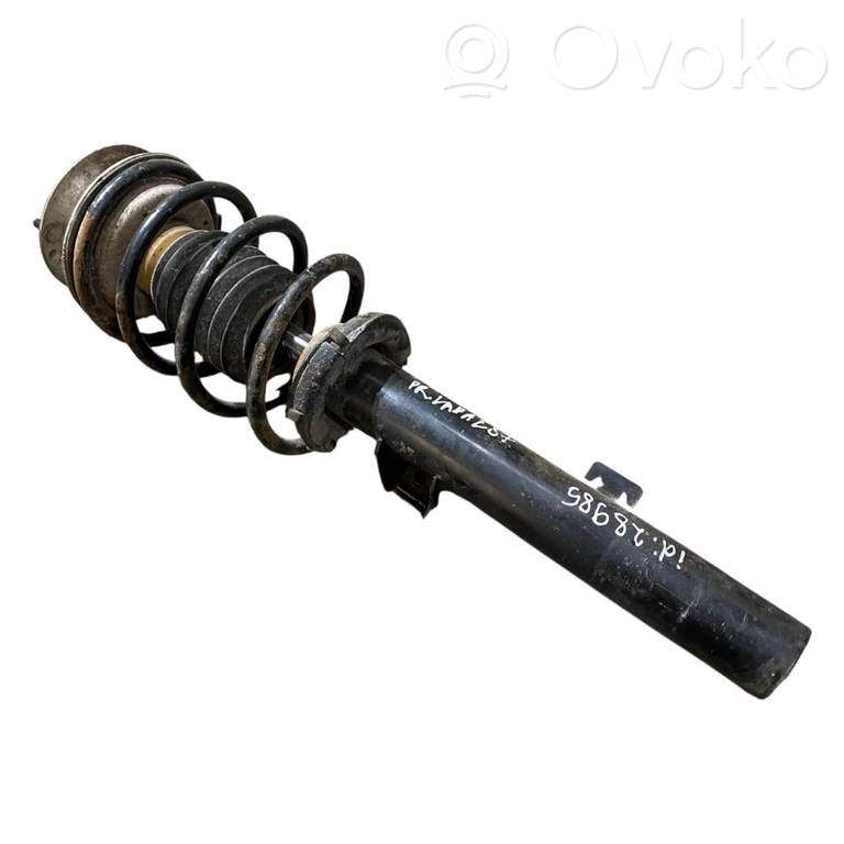 Priekšpusē amortizators ar atsperi