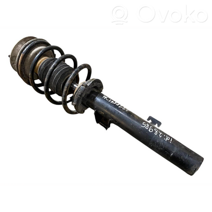 Priekšpusē amortizators ar atsperi