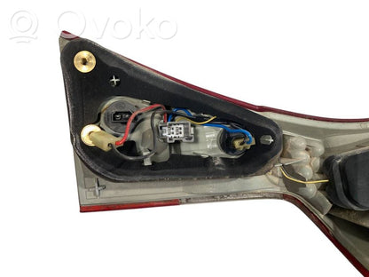 Aizmugurējais lukturis pārsegā