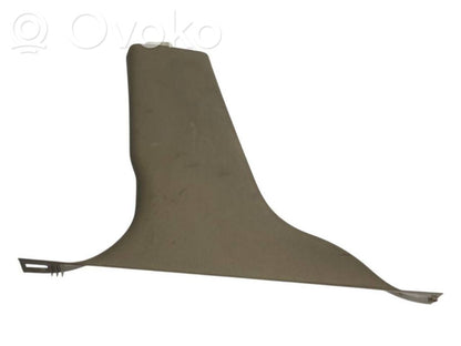 (B) statņa dekoratīvā apdare (apakšdaļa)