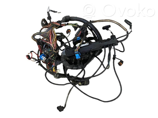 Dzinēja vadu instalācija