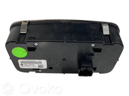 Šasijas aukstuma / stingruma regulēšanas slēdzis