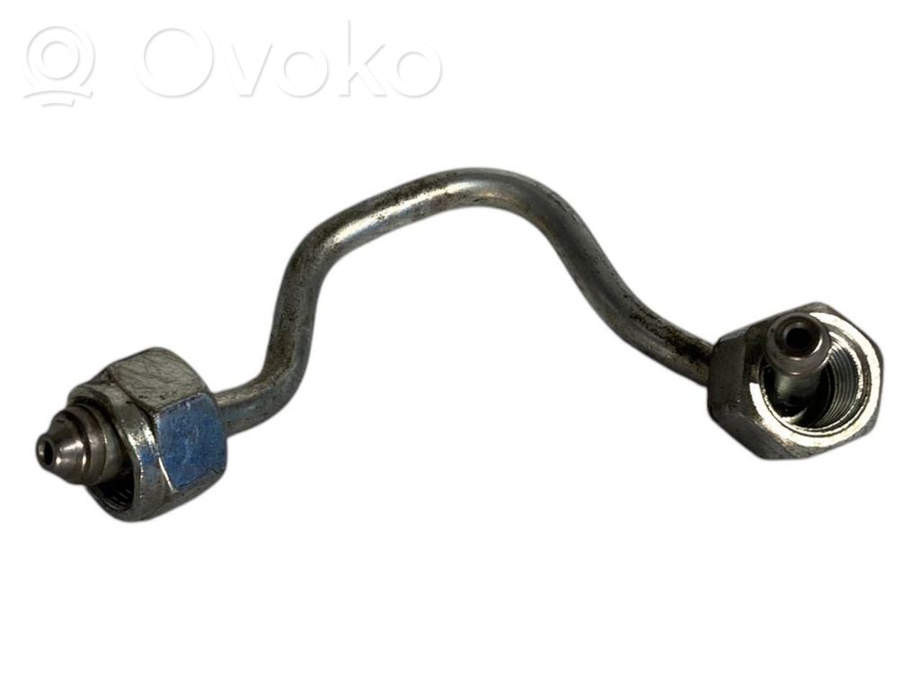 Degvielas caurulīte (-es)