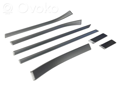 Sēdekļu un durvju dekoratīvās apdares komplekts