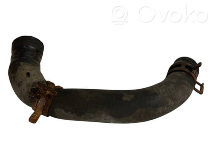 Caurulīte (-es) / šļūtene (-es)