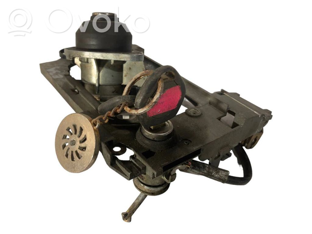 Holder/bracket for external opening handle at the front