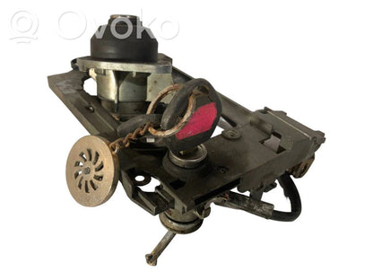 Holder/bracket for external opening handle at the front