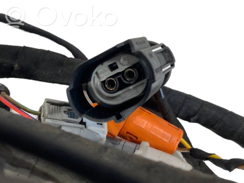 Priekšējo durvju vadu instalācija